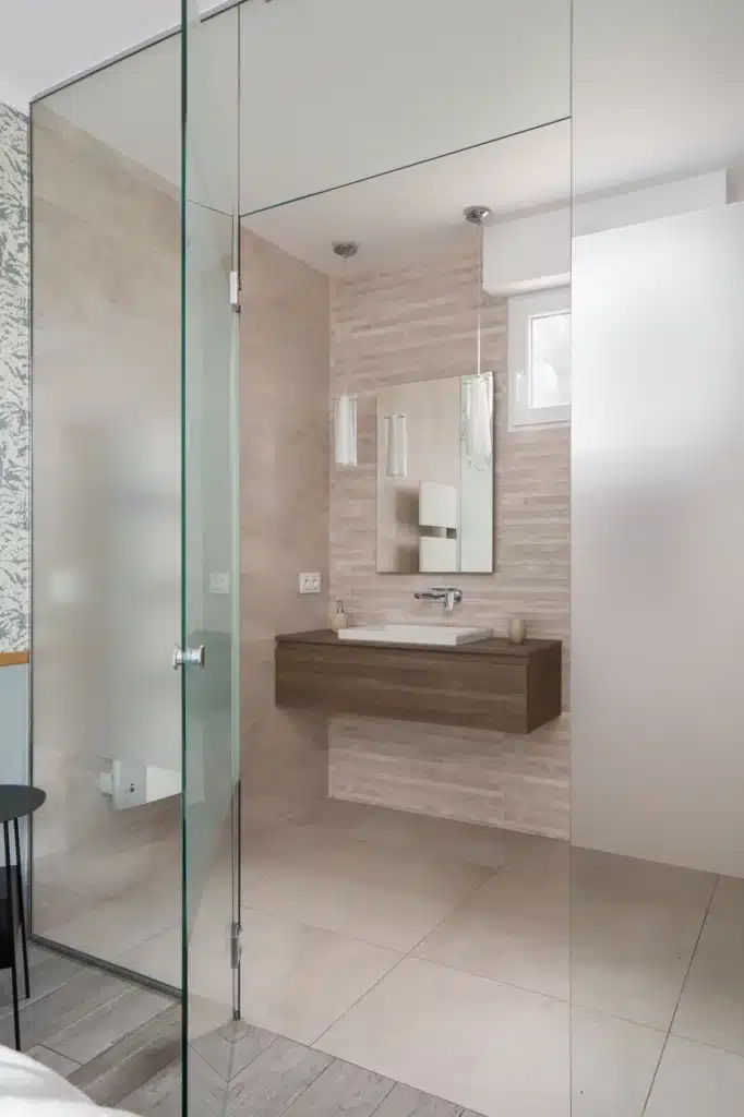 Douche italienne minimaliste, rénovation Azurix Choisy-le-Roi