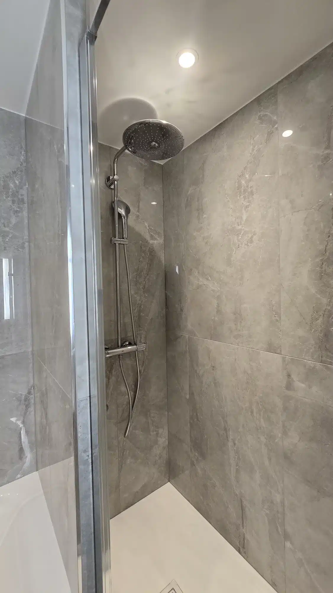 Rangements intégrés en petite salle de bain, Paris 11
