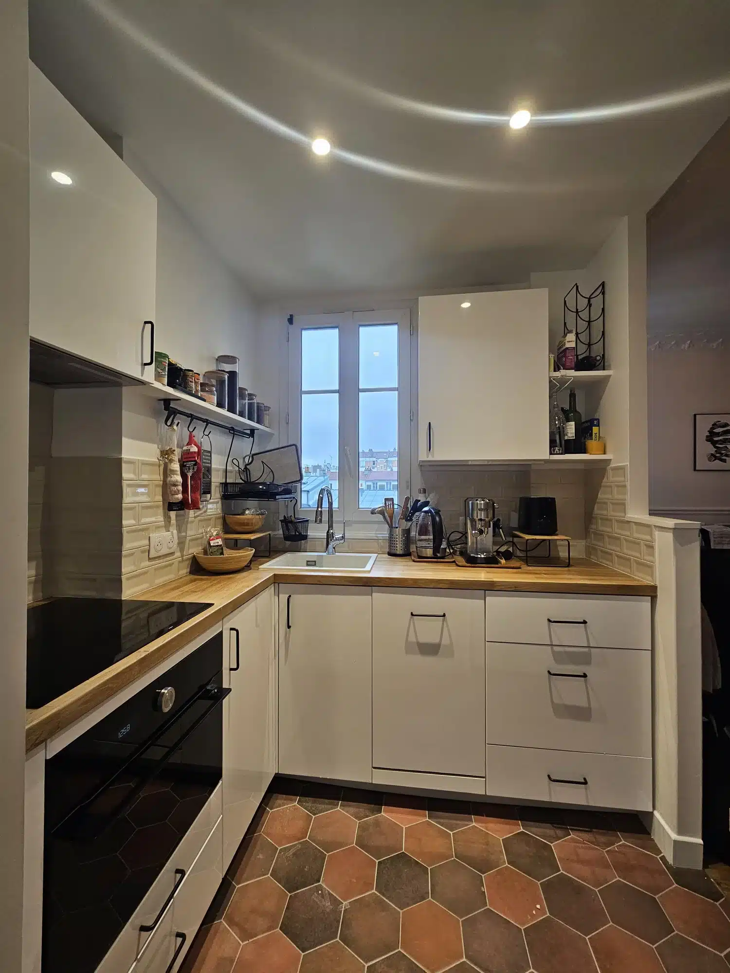 Aménagement cuisine et entrée sur mesure par Azurix à Vincennes
