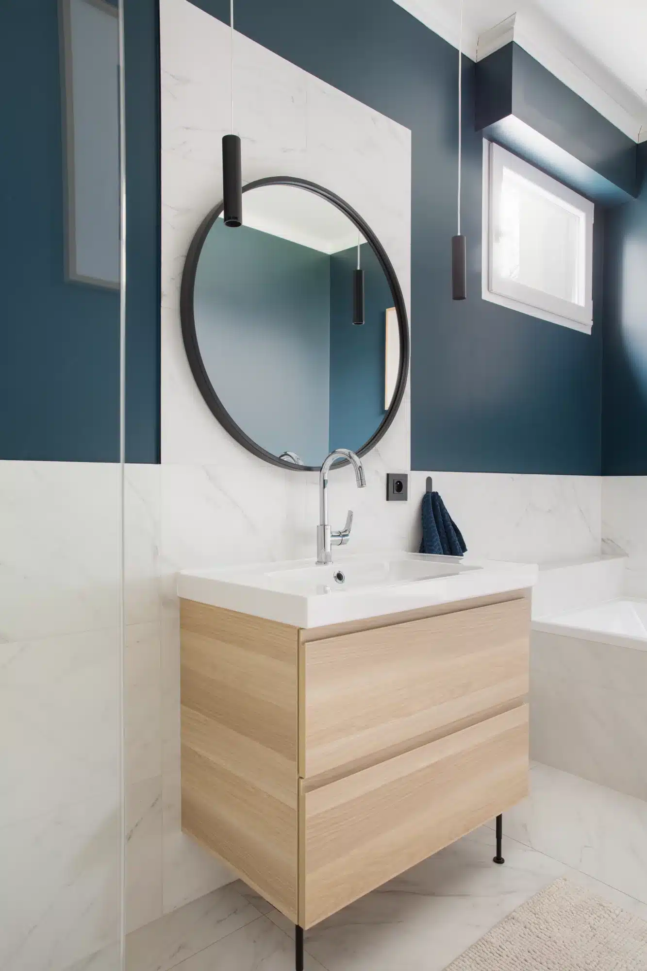 Salle de bain rénovée par Azurix à Thiais