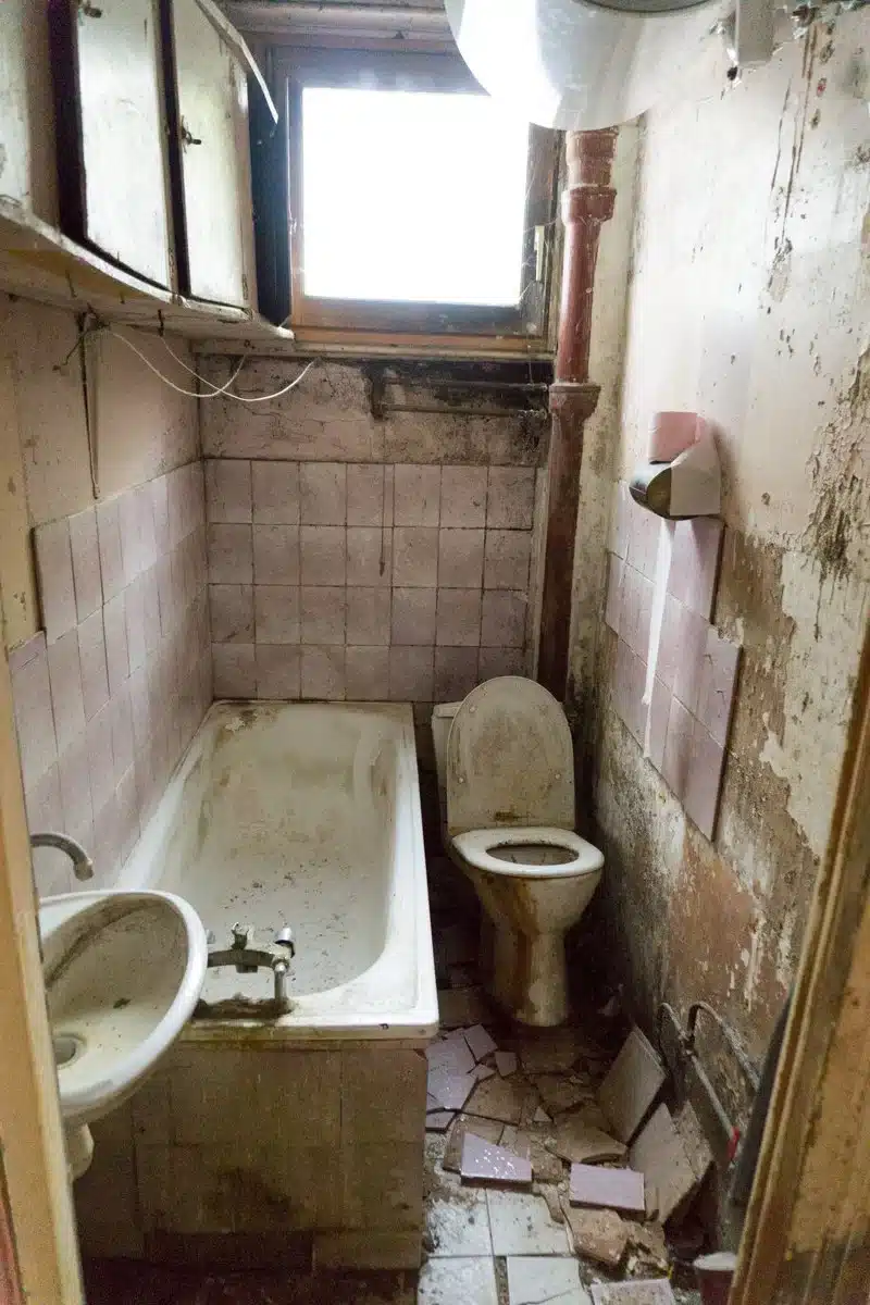 Salle de bain avant rénovation à Fontenay-sous-Bois