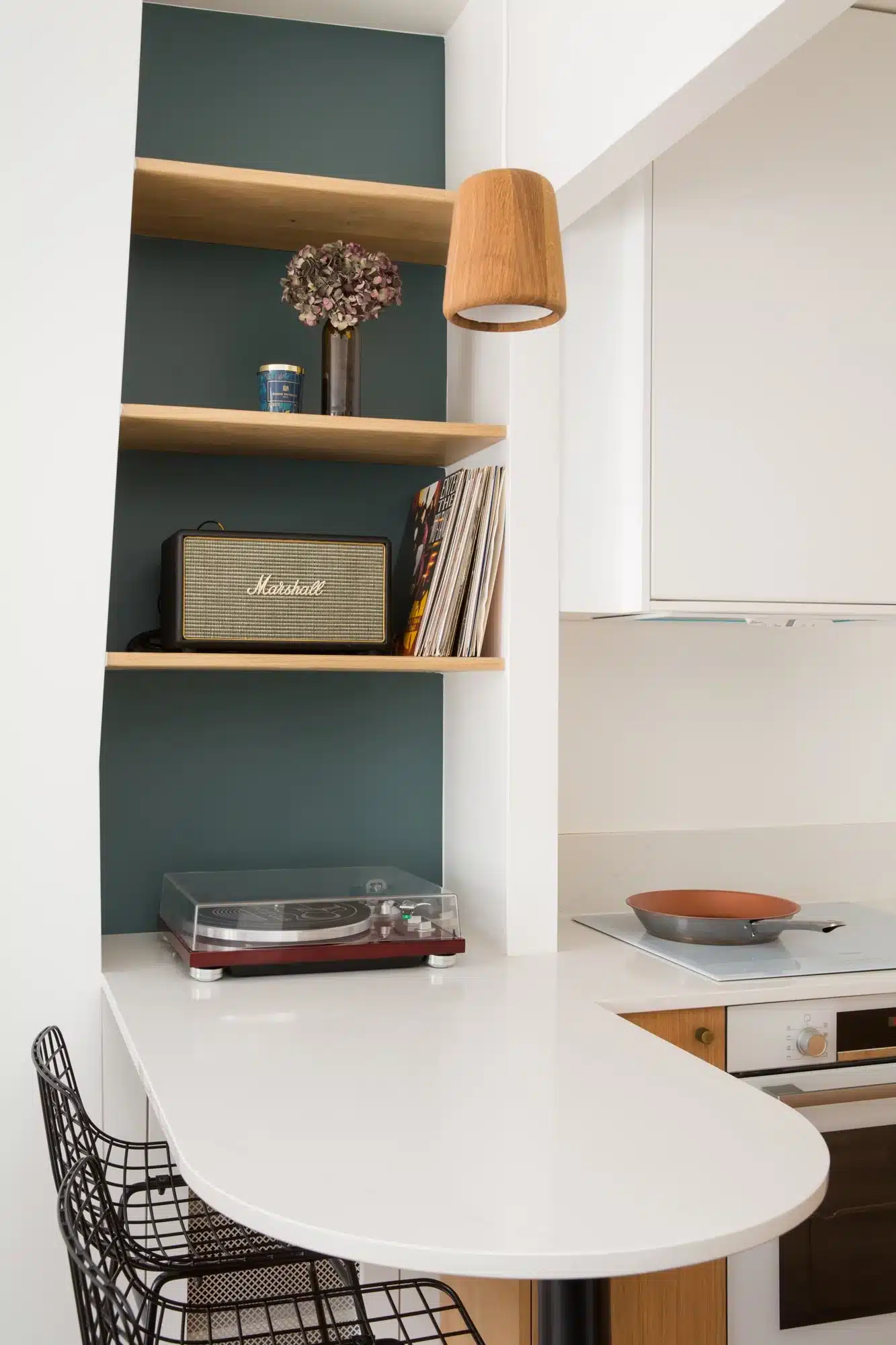 Cuisine sur mesure avec niches intégrées, réalisation Azurix