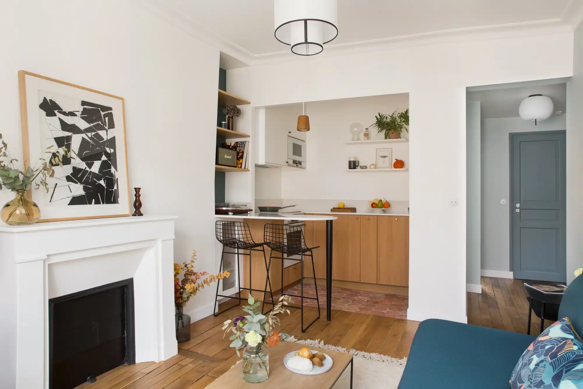 Séjour ouvert sur cuisine après rénovation, Azurix Montmartre