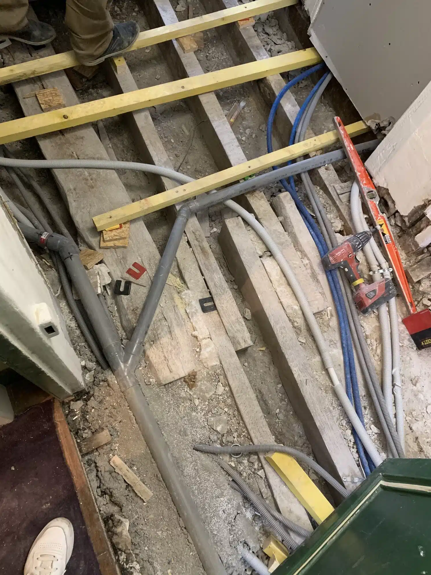Plancher ouvert et réseaux repris