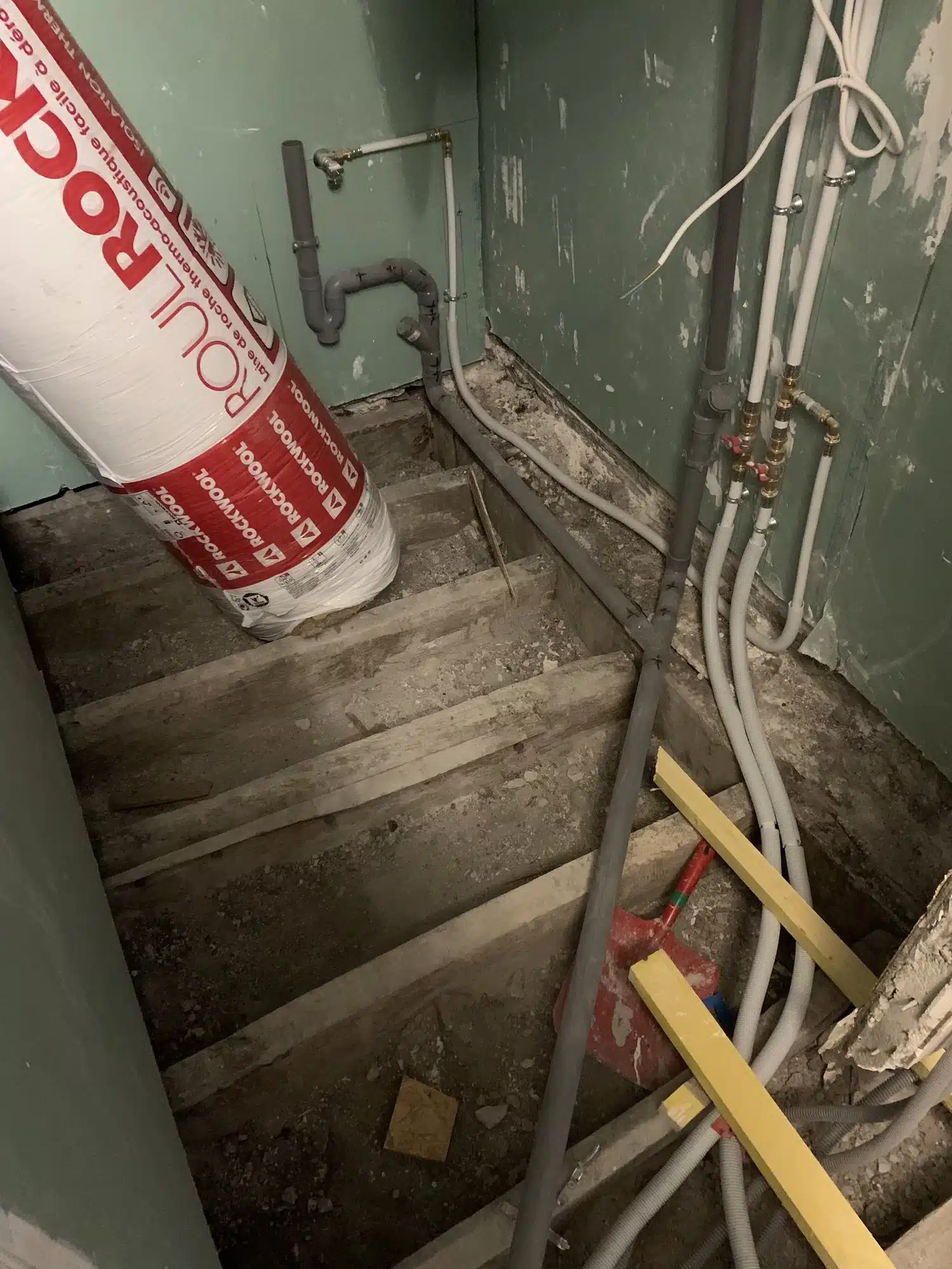 Réseaux repris dans l'escalier